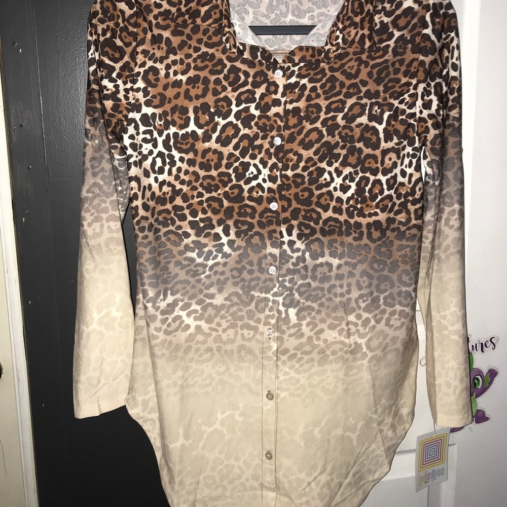 Valentina button up